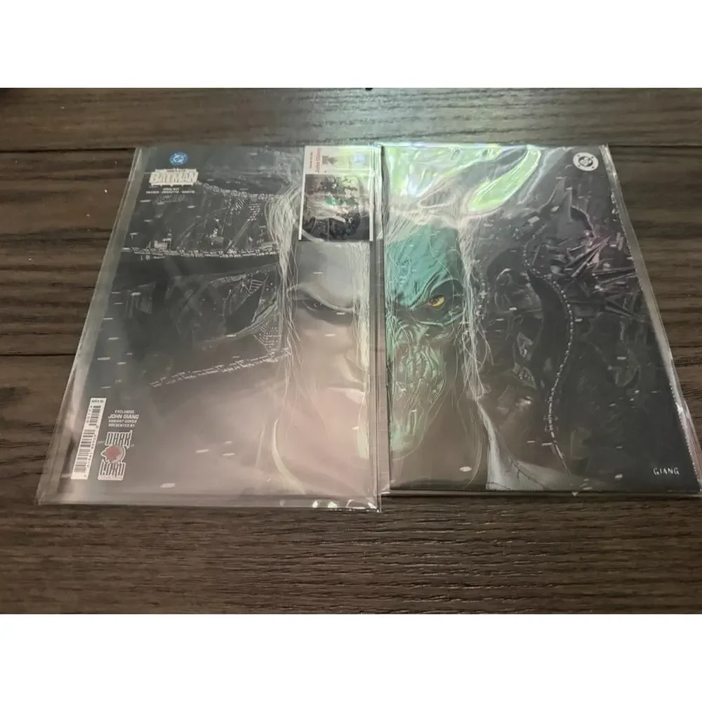 Absolute Batman #21 John Giang Glow In The Dark Wraparound LE 800 In Hand